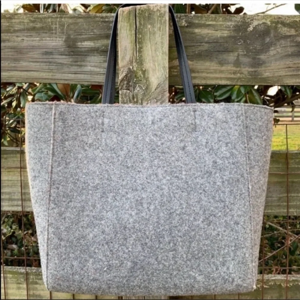 Kate Spade Baby It’s Its Cold Outside Gray Wool Tote ⛄️❄️ Rare Bag